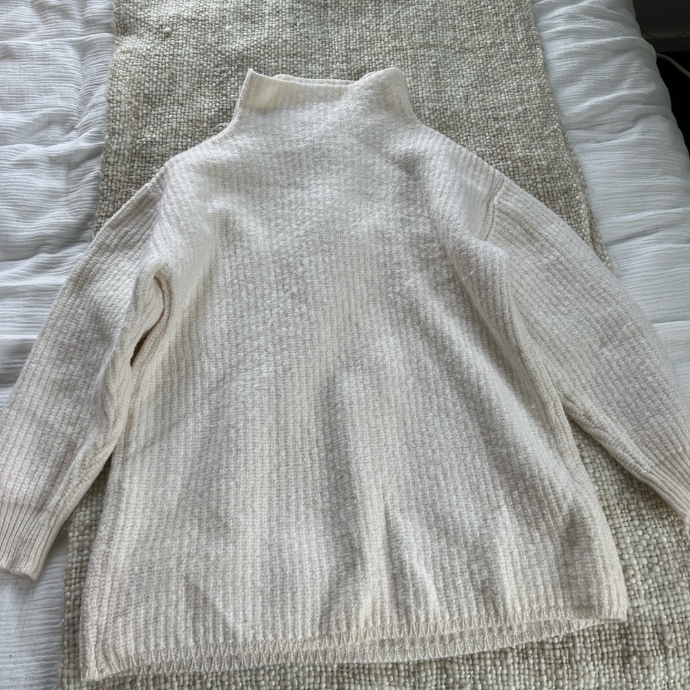 Wilfred Aritzia Sweater